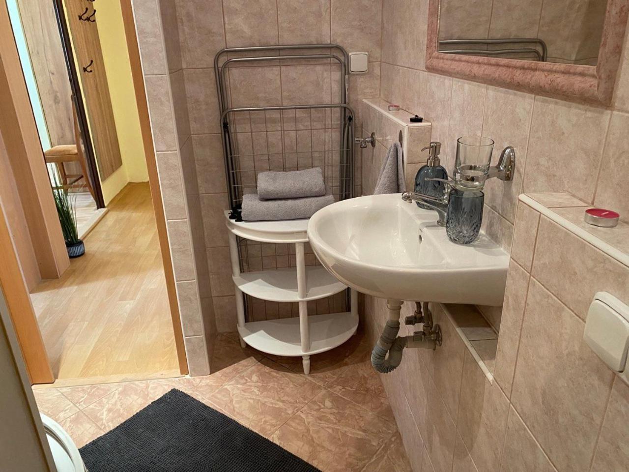 Apartmany 2Kk U Fakultni Nemocnice Volne Parkovani Hradec Králové エクステリア 写真